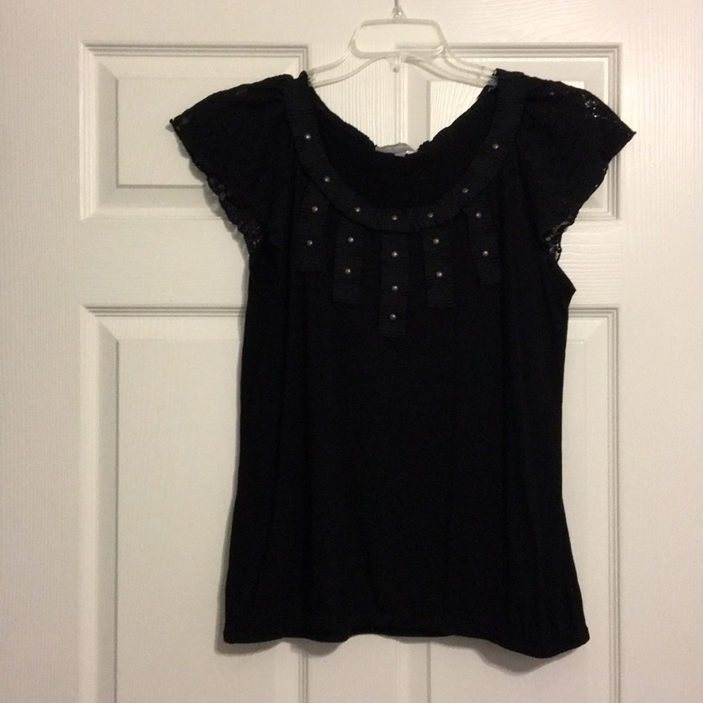 Black studded collar shirt 👚